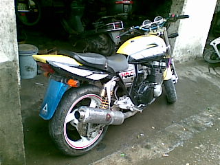 珠海7500出95XJR400
