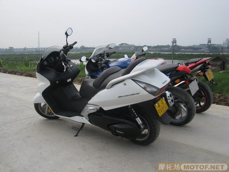 中山99999元转让07年R1。还有银翼600。