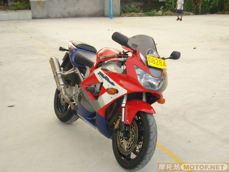 中山转让精神01年CBR929。开价32800！