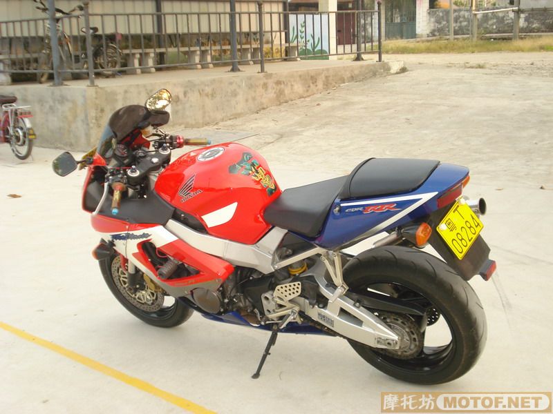中山转让精神01年CBR929。开价32800！