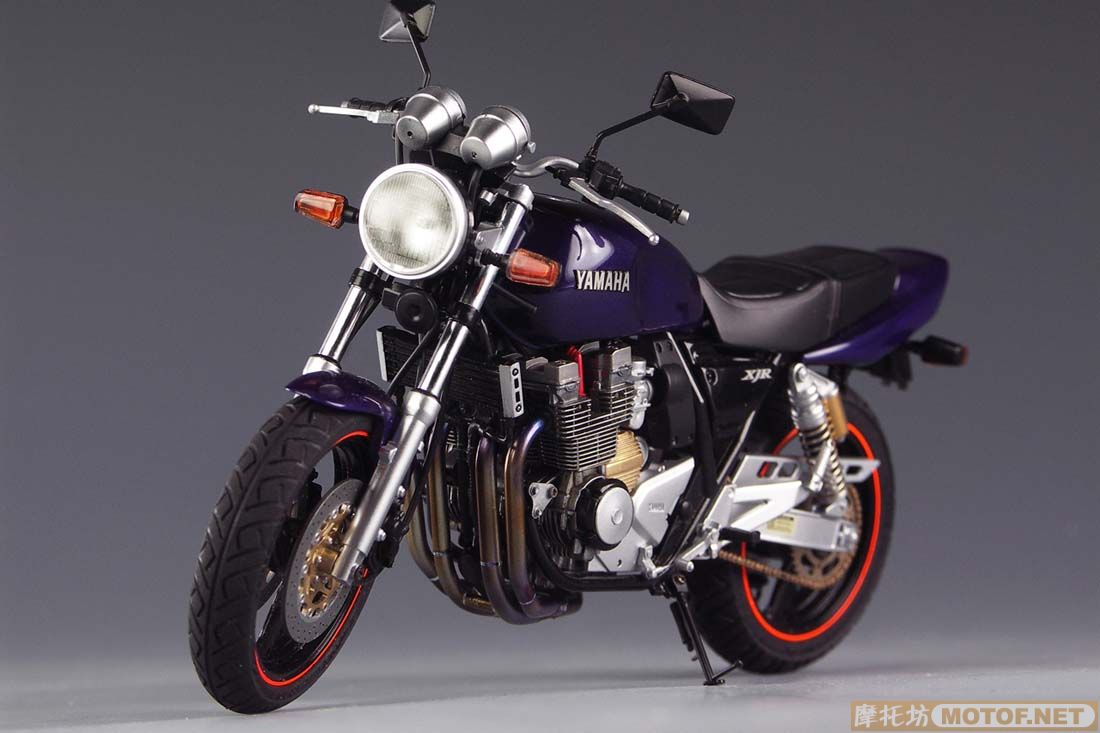 [原创] 桌子上的-xjr400