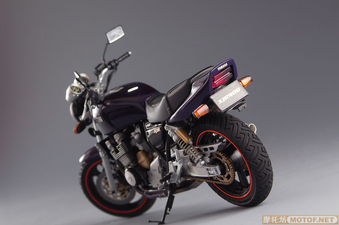 [原创] 桌子上的-xjr400