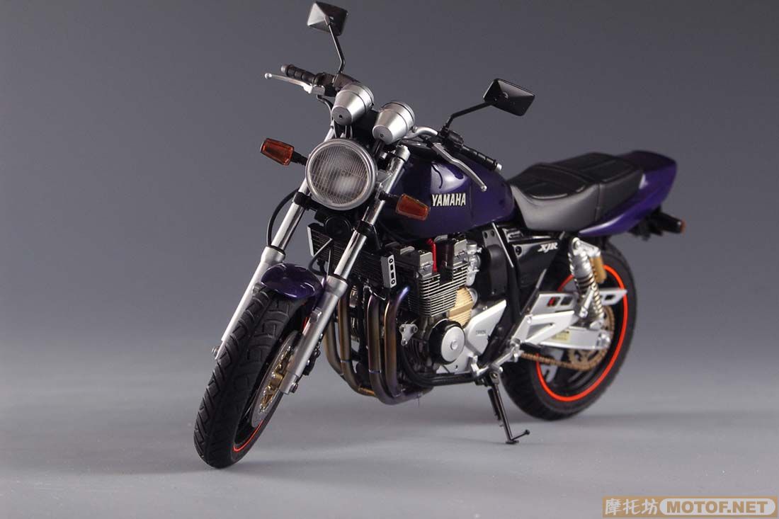 [原创] 桌子上的-xjr400