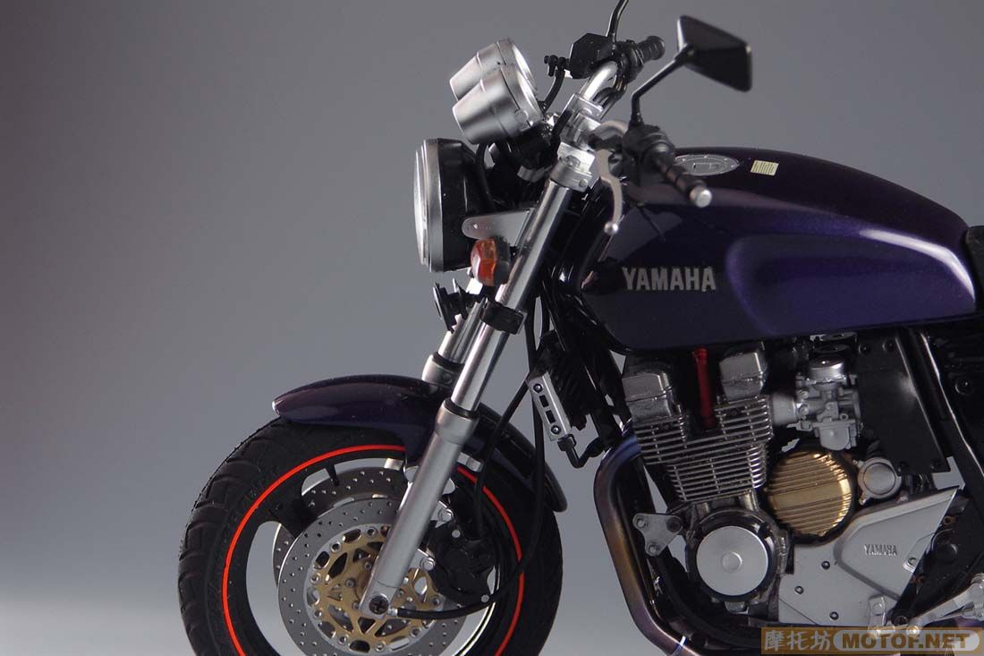 [原创] 桌子上的-xjr400