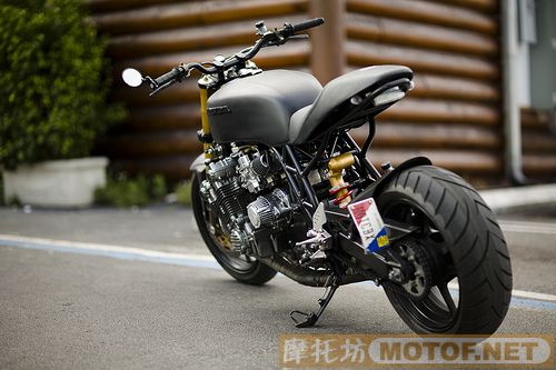 精简改装:HONDA  CBX