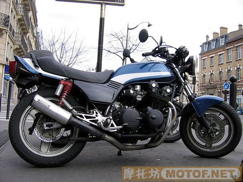 实用复古 CB750