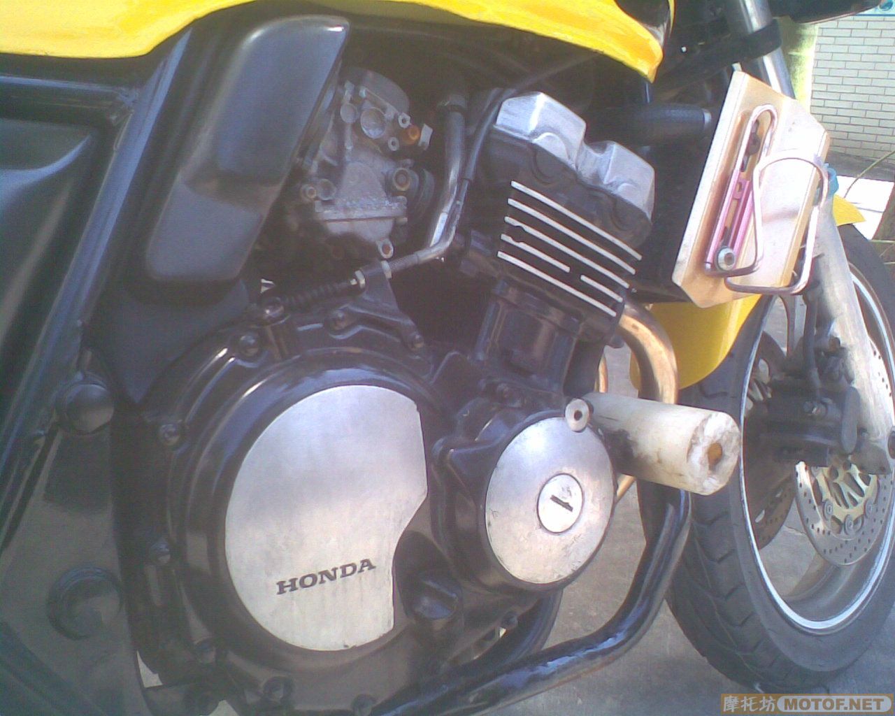 湛江霞山出售CB400。8500大洋..更新图片.