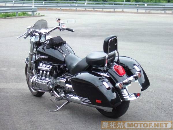 HONDA VALKYRIE  1500   水平6缸