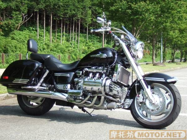 HONDA VALKYRIE  1500   水平6缸