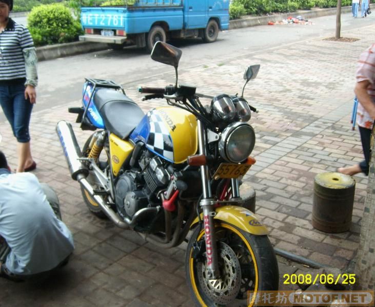 佛山三水出售坚牌坚证精神94年CB400  11500