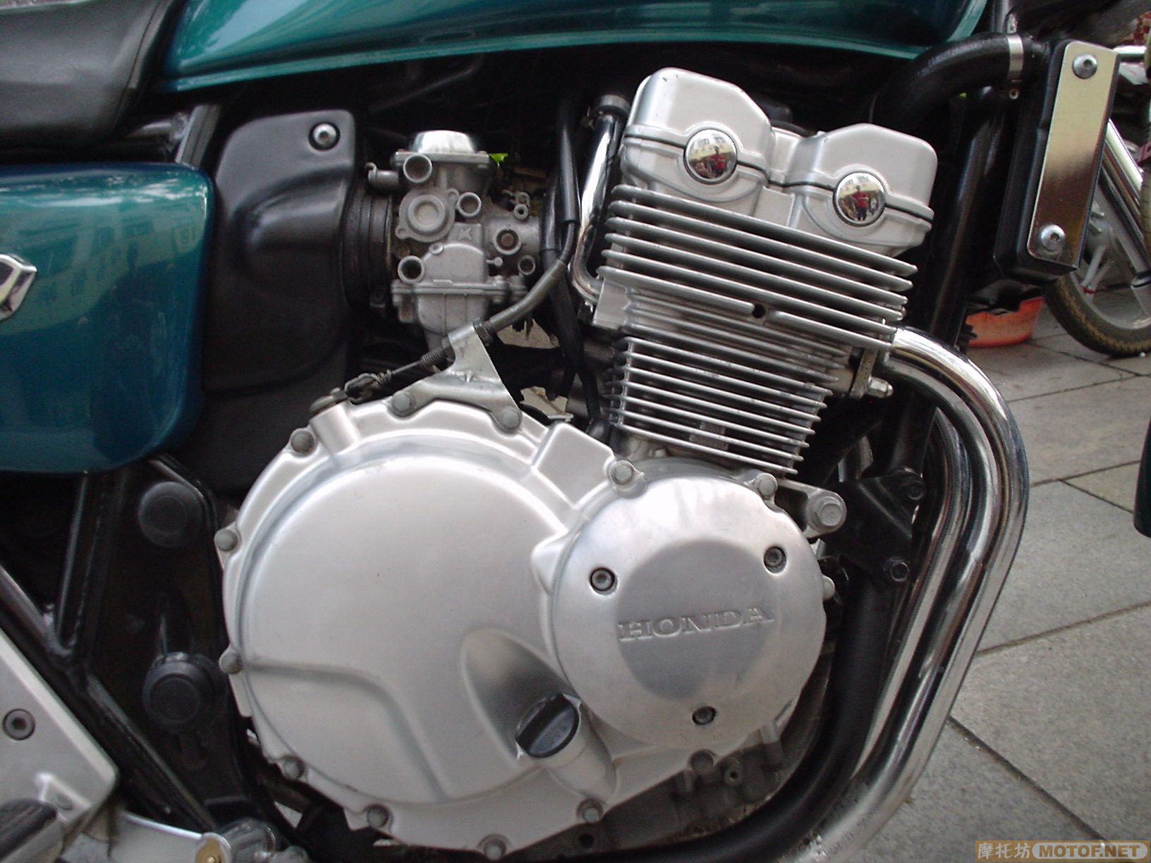 98复古ＣＢ４００FOUR(清晰新图片刚传上的 !!!!接受换车)