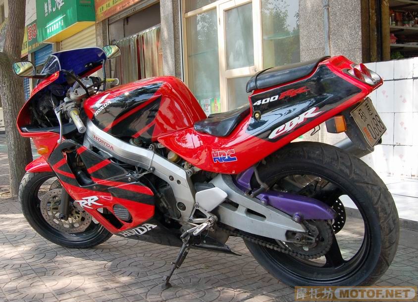 和老婆吵架便宜出CBR400 了