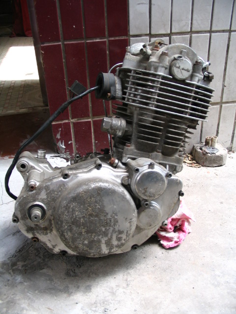 CBR600F4,KLE500,川崎175,XLR250,TW200,KX250,125,60等机器零件
