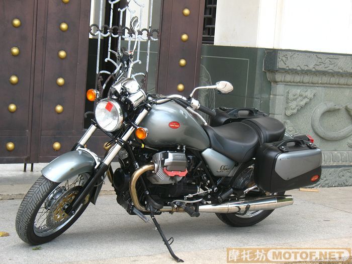 意大利大雄鹰。中国第一台，（1921-2001）01年古其80周年纪念版MOTO GUZZI  1100