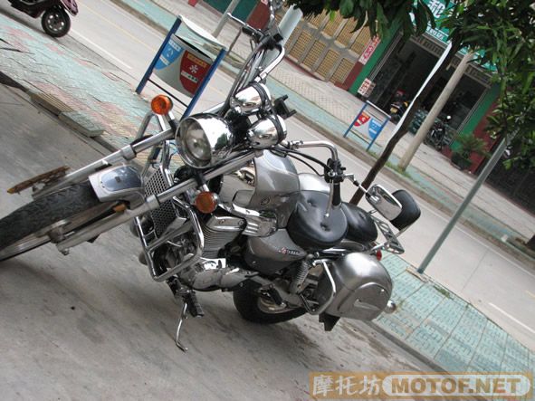 广西凭祥市2500元出售一部雅马哈TZR和一部自用的中改国产有牌有挡有年审的250CC金城太子。