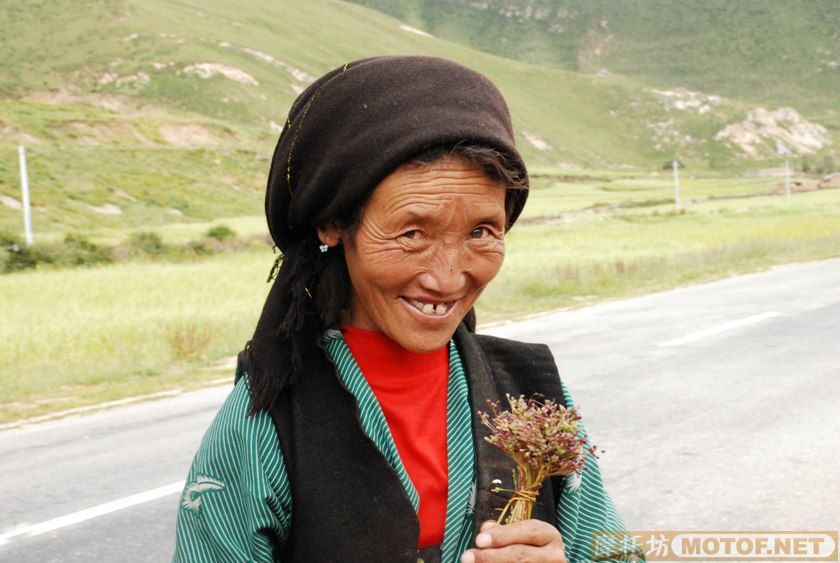 上个月去西藏拍的几张人物