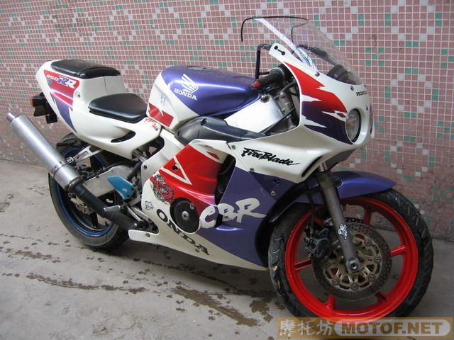 顺德代友出售6台车,XJR400,14800,VFR400,9800,CB400,8600,CB-1.400,7600,CBR22.250,8500,74.250