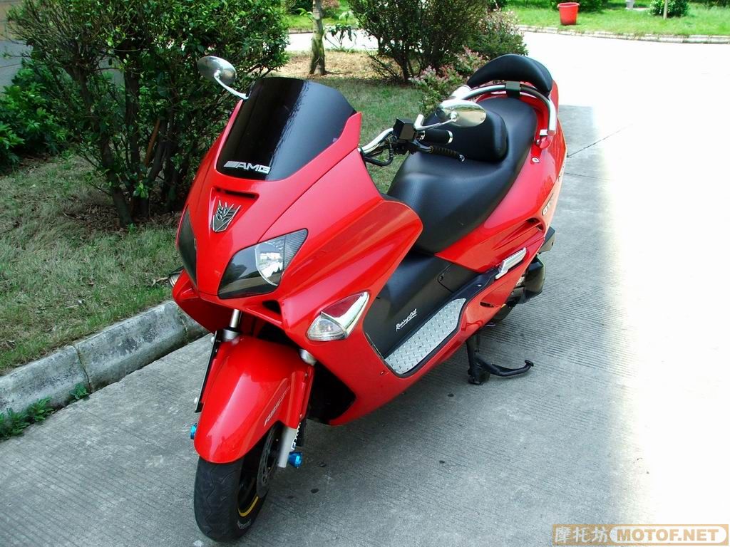 [推荐]广东韶关带牌出售成色极好的03本田FORZA 250价格1万8千5，喜欢大绵羊的进来看看！