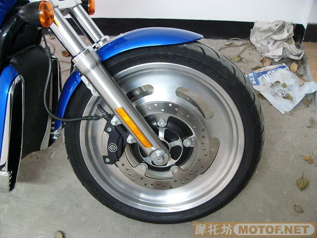 浙江绍兴12万出07年带牌照的哈雷V-ROD（接受换1200RT和GL1800）