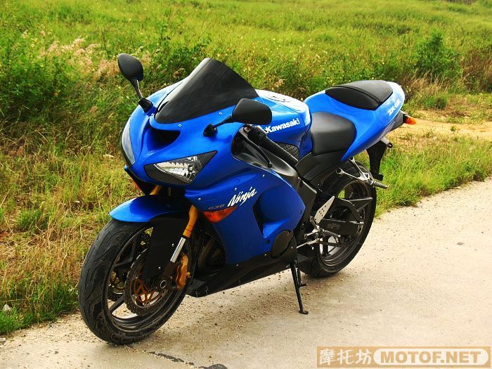 KAWASAKI  ZX-6R 这样看，，，，更性感。。。