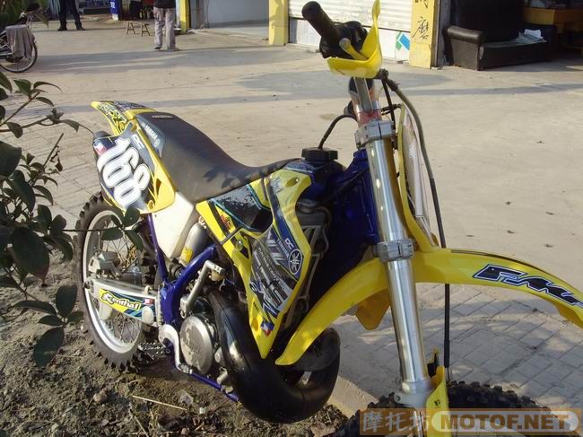 [原创]卖一台YZ250专业车，还接受换车字，价格22000车字在湖北仙桃，QQ51599137电话15871917777