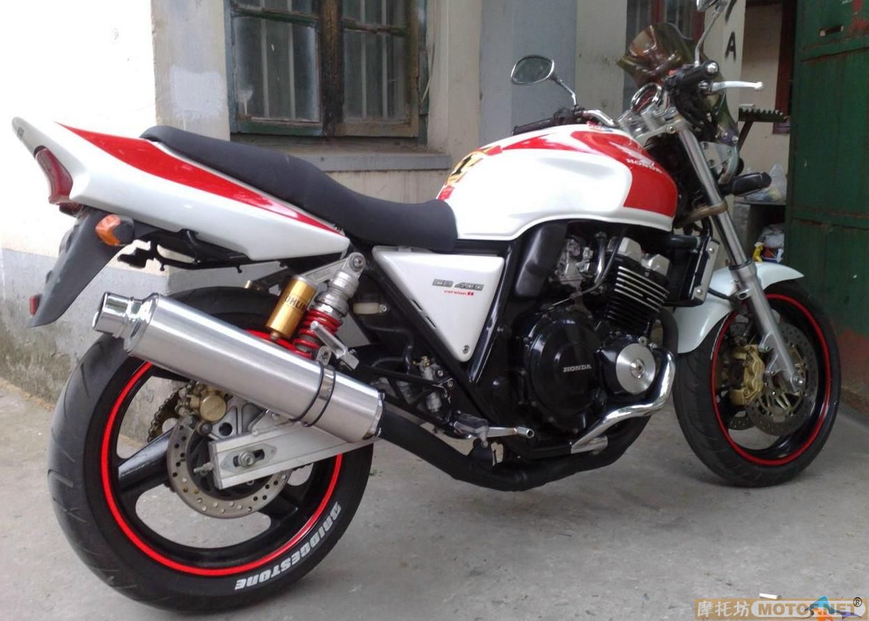 俱乐部出售：极品98CB 黄蜂250 大魔鬼 03R1 05ZX-10R 22 ZZR400等