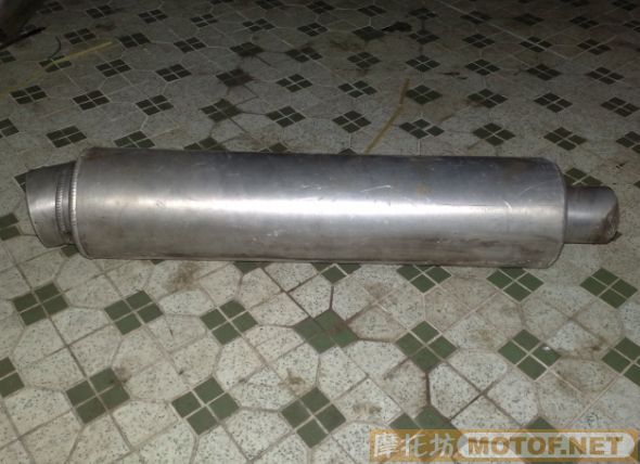 广州卖头盔和一些水货拆车改装配件50元起！