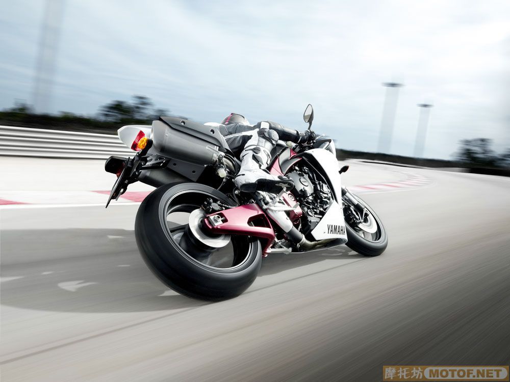 09  YZF-R1  总于出来了