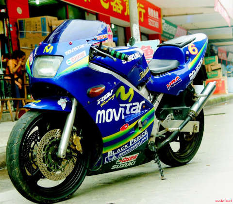 九成新铃木RGV21