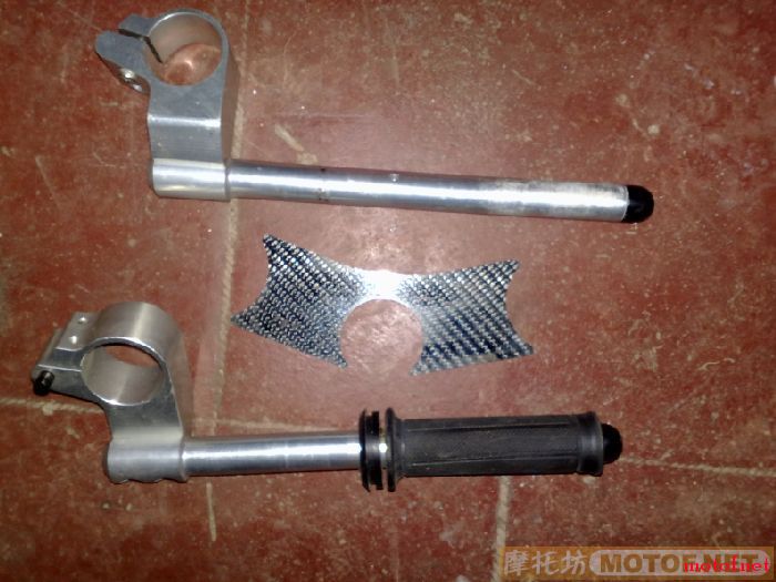 05cb1300拆车斗把    43避震心改装用     500元