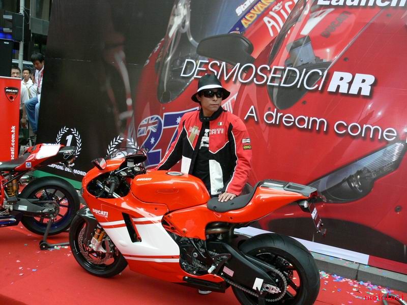 DUCATI 型男