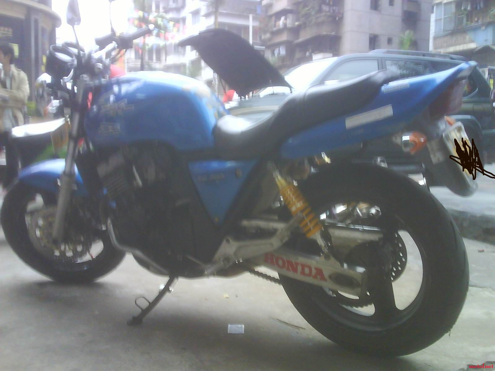 1f0363q9223.jpg