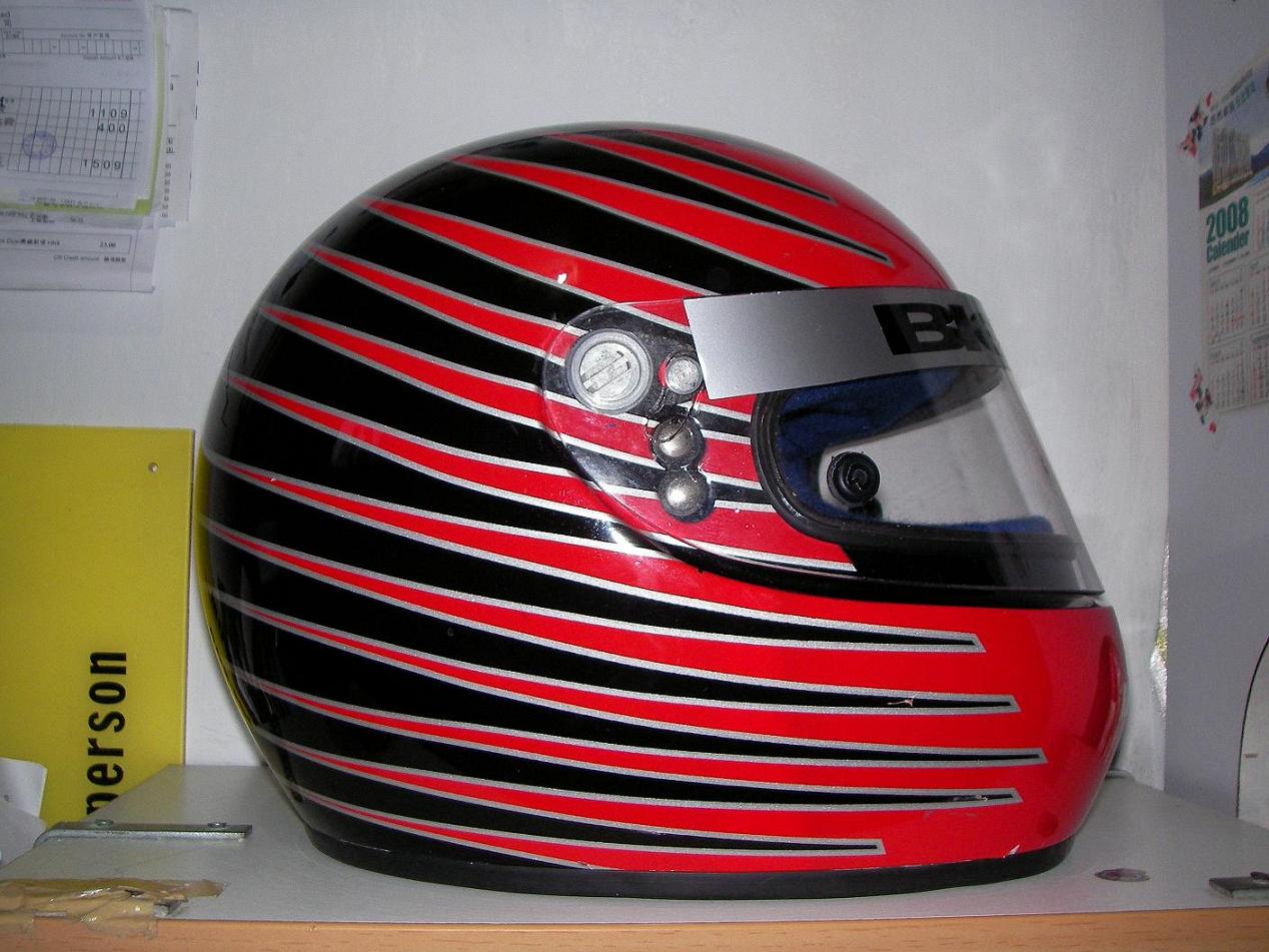 F1盔.JPG