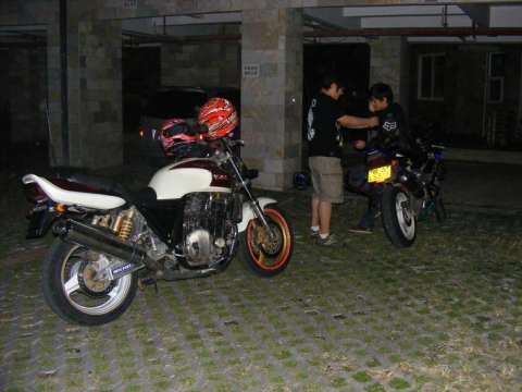 CB1000
