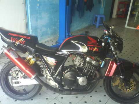 CB400