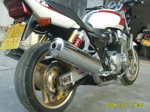 CB1300