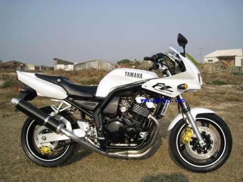 湛江1万6千元卖98年FZ400