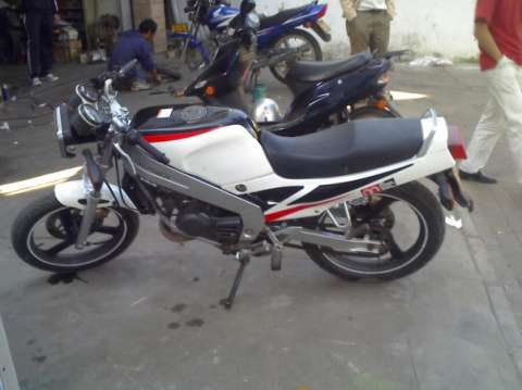 TZR125