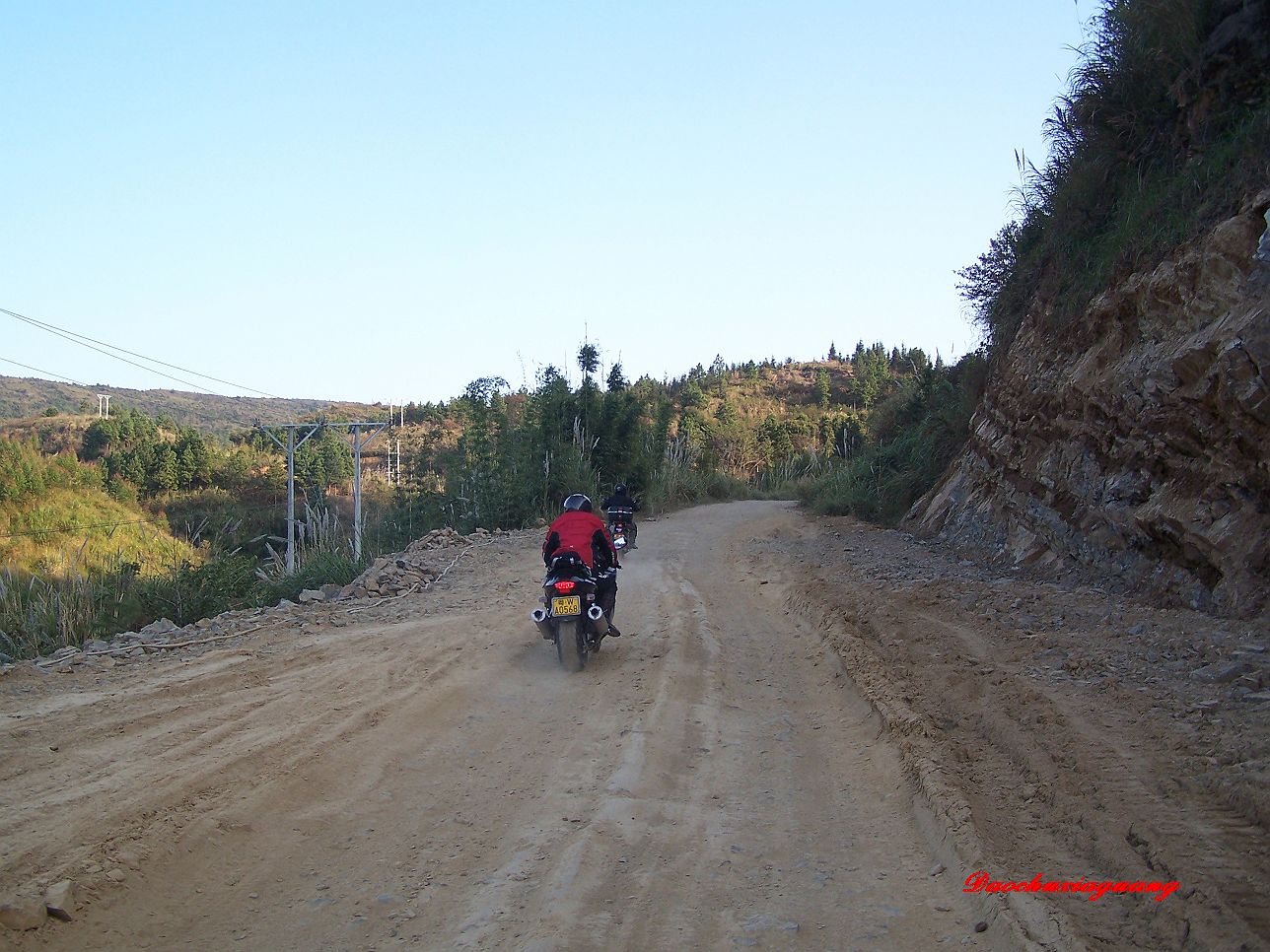 继续烂路。。。