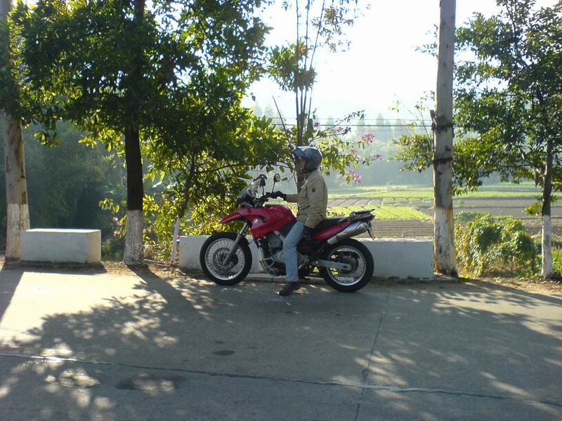 005.JPG