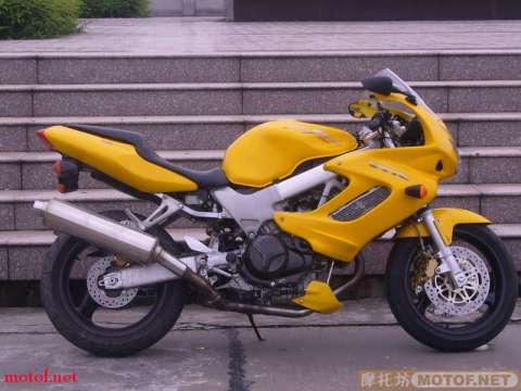 VTR1000
