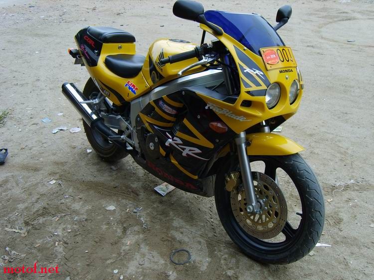 S8300048.jpg