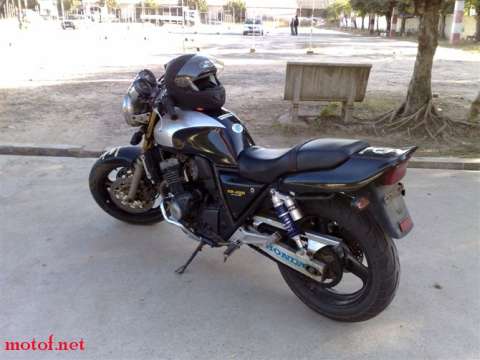 三水出售CB400一台  8000元