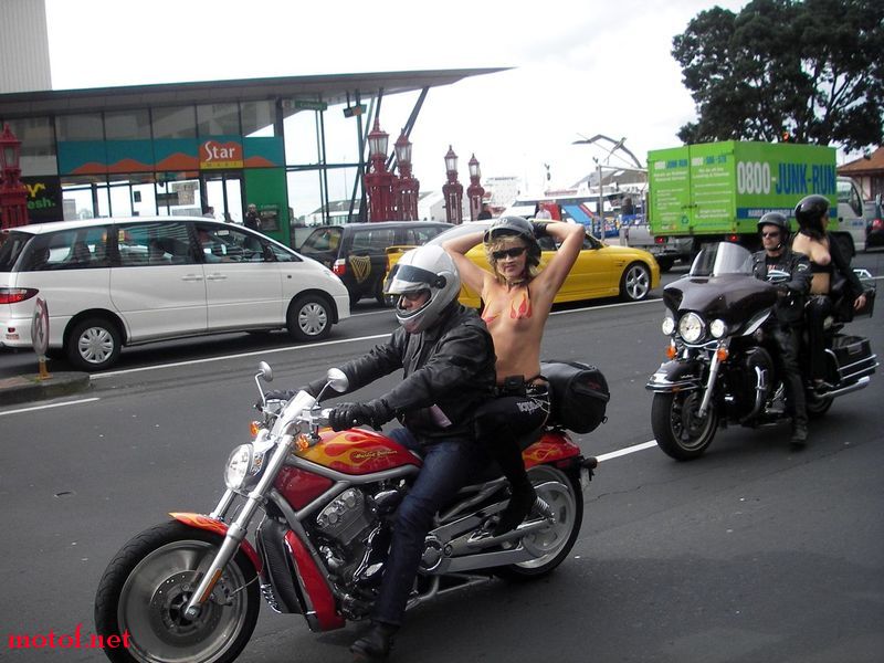 043_boobs_on_bike.jpg