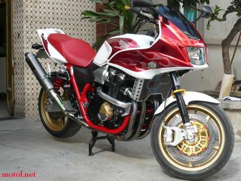 06\CB1300