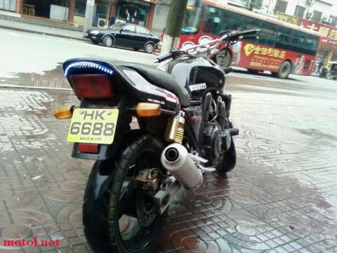 CB400
