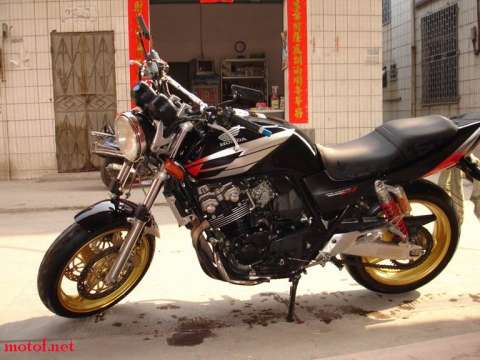 CB400