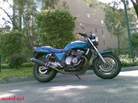 广东清远8388出售浅蓝色94CB 400CC车况好精神7.5成新