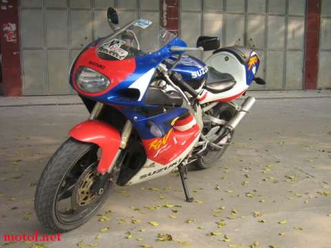 SUZUKI RGV 23