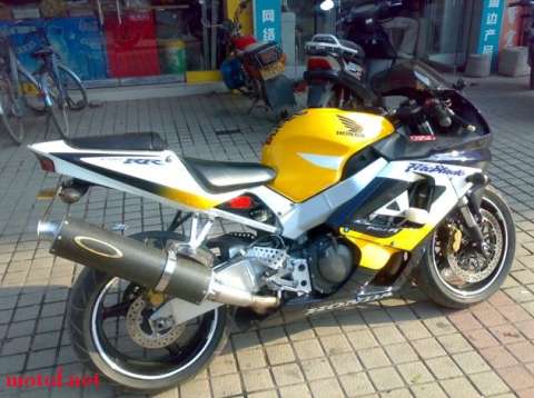 CBR929